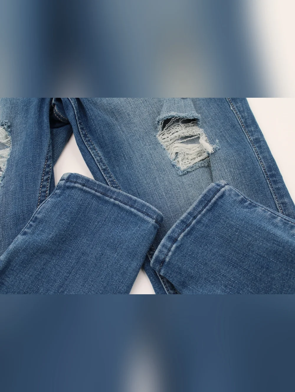 Hollister Medium Wash Distressed Skinny Jeans Size 6 (28R) - Picture 2 of 8